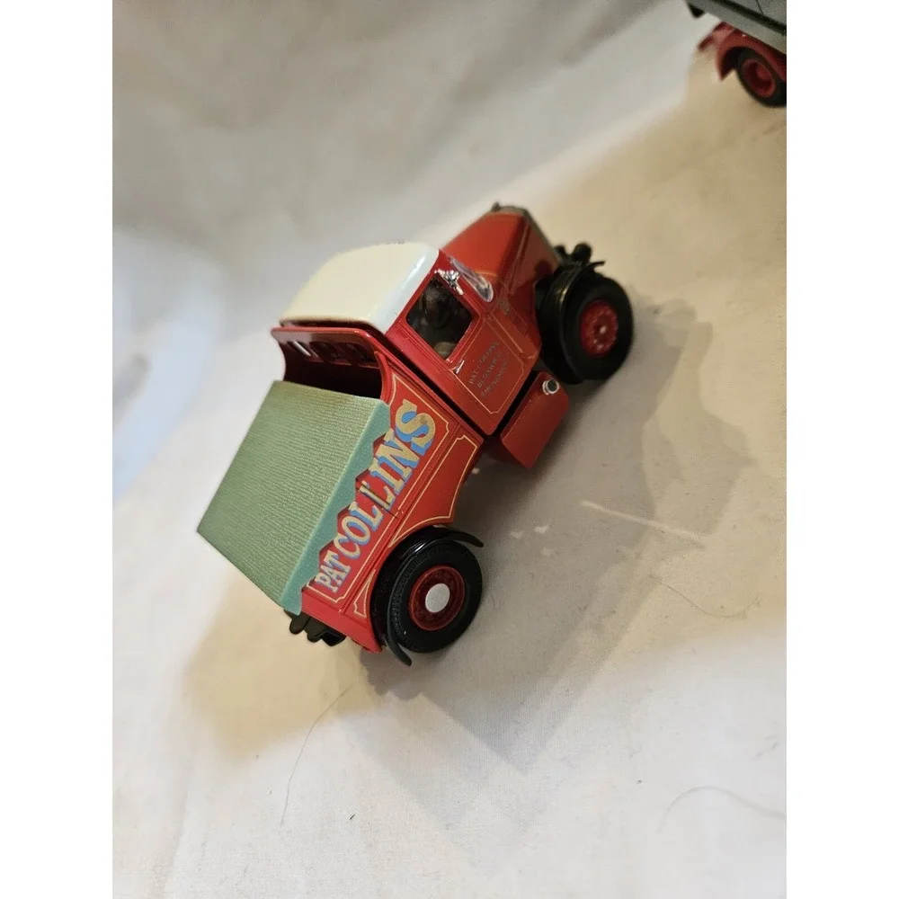 Corgi 16502 1/50 Pat Collins Fair Scammell Highwayman‎ Trailer & Caravan Diecast